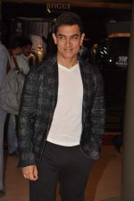 Aamir Khan at Dabangg 2 premiere in PVR, Mumbai on 20th Dec 2012 (168).JPG